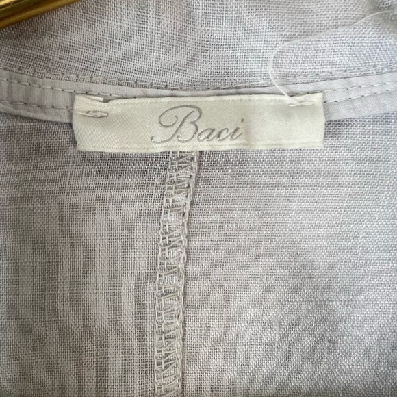 Baci Grey Linen Button Down Top, Large - Picture 5 of 5